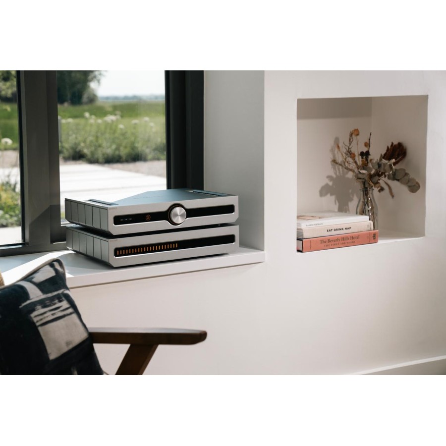 Caspian 4G Streaming Amplifier Silver